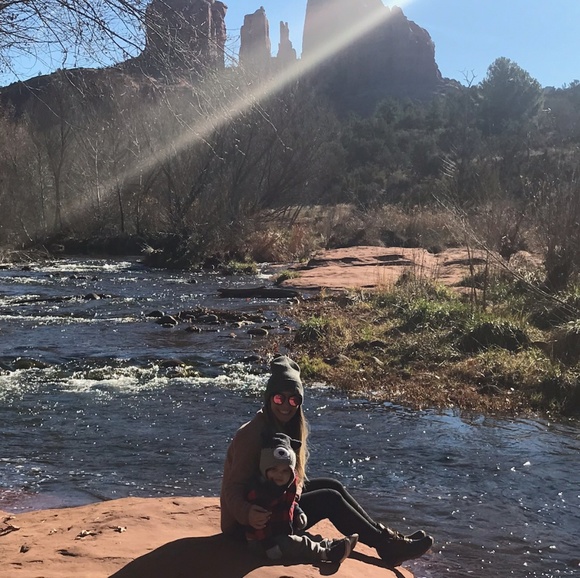 Meet your Posher, Danielle - Picture 6 of 7